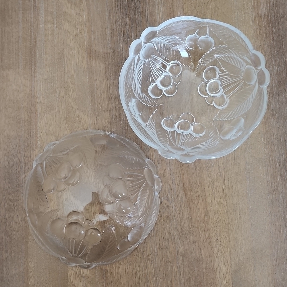 Vintage Mikasa Bountiful Frosted Crystal Serving Bowl  Raised Cherry Pattern - Picture 4 of 5